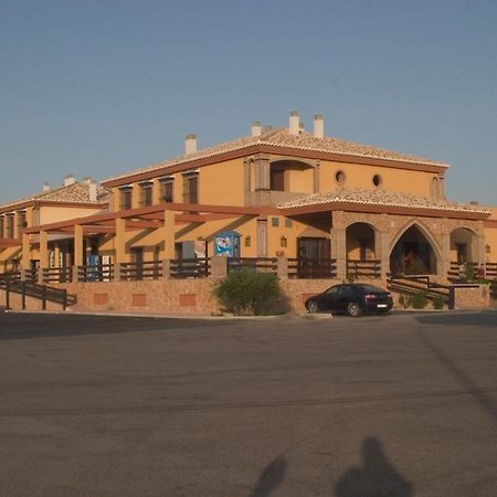 Hotel-Restaurante Cerrillo San Marcos Diezma Екстериор снимка