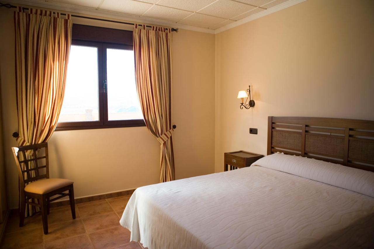 Hotel-Restaurante Cerrillo San Marcos Diezma Екстериор снимка