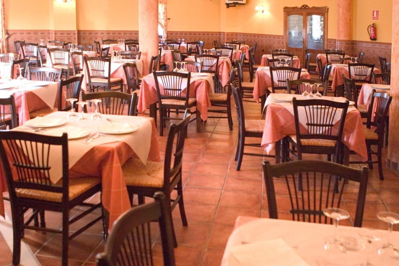 Hotel-Restaurante Cerrillo San Marcos Diezma Екстериор снимка
