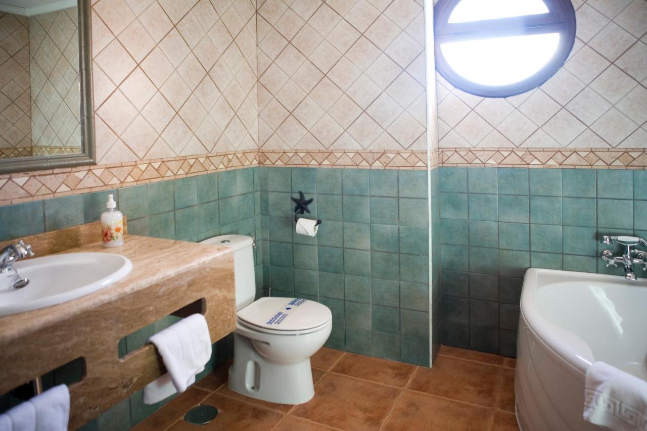 Hotel-Restaurante Cerrillo San Marcos Diezma Екстериор снимка