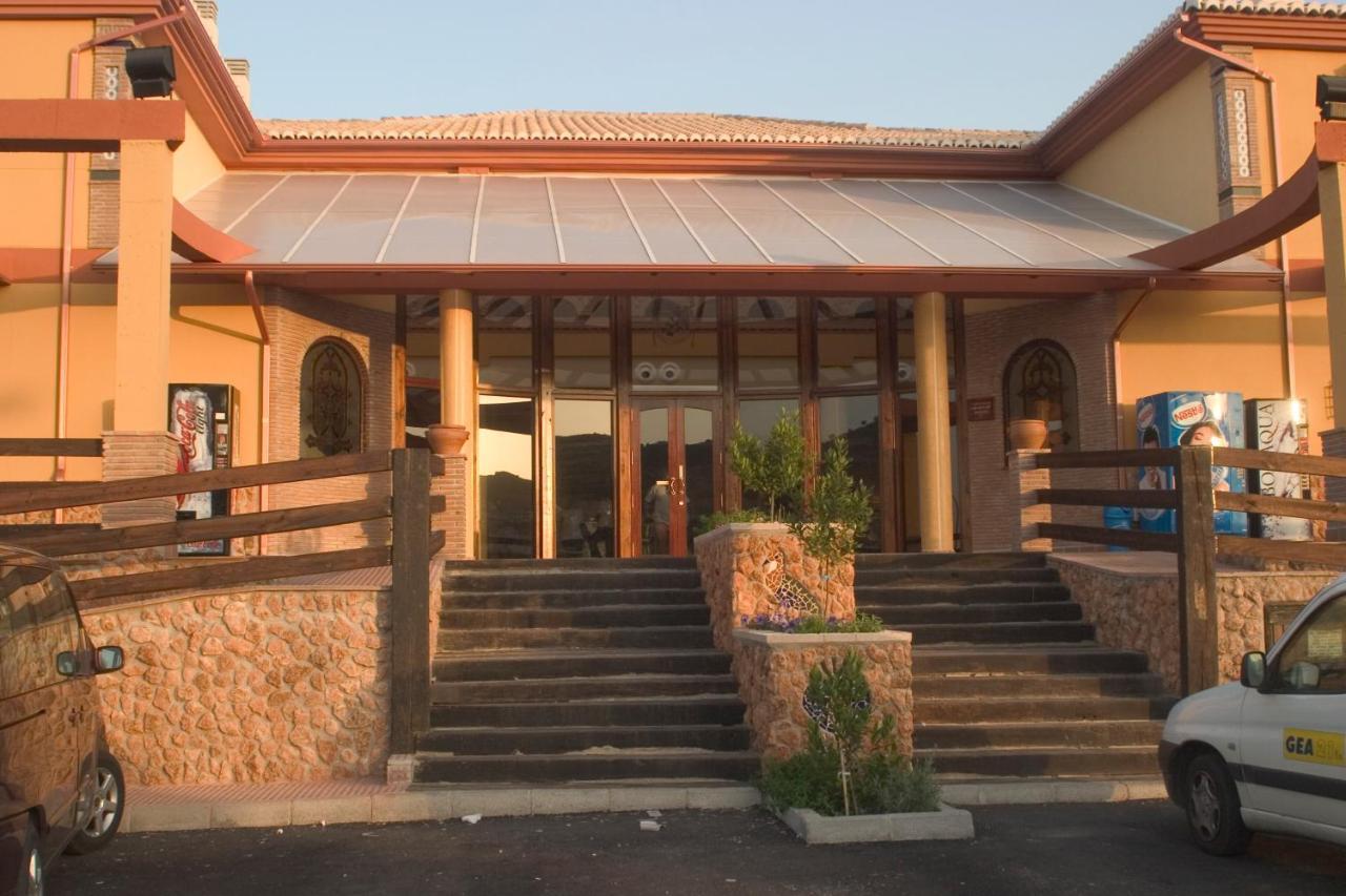 Hotel-Restaurante Cerrillo San Marcos Diezma Екстериор снимка