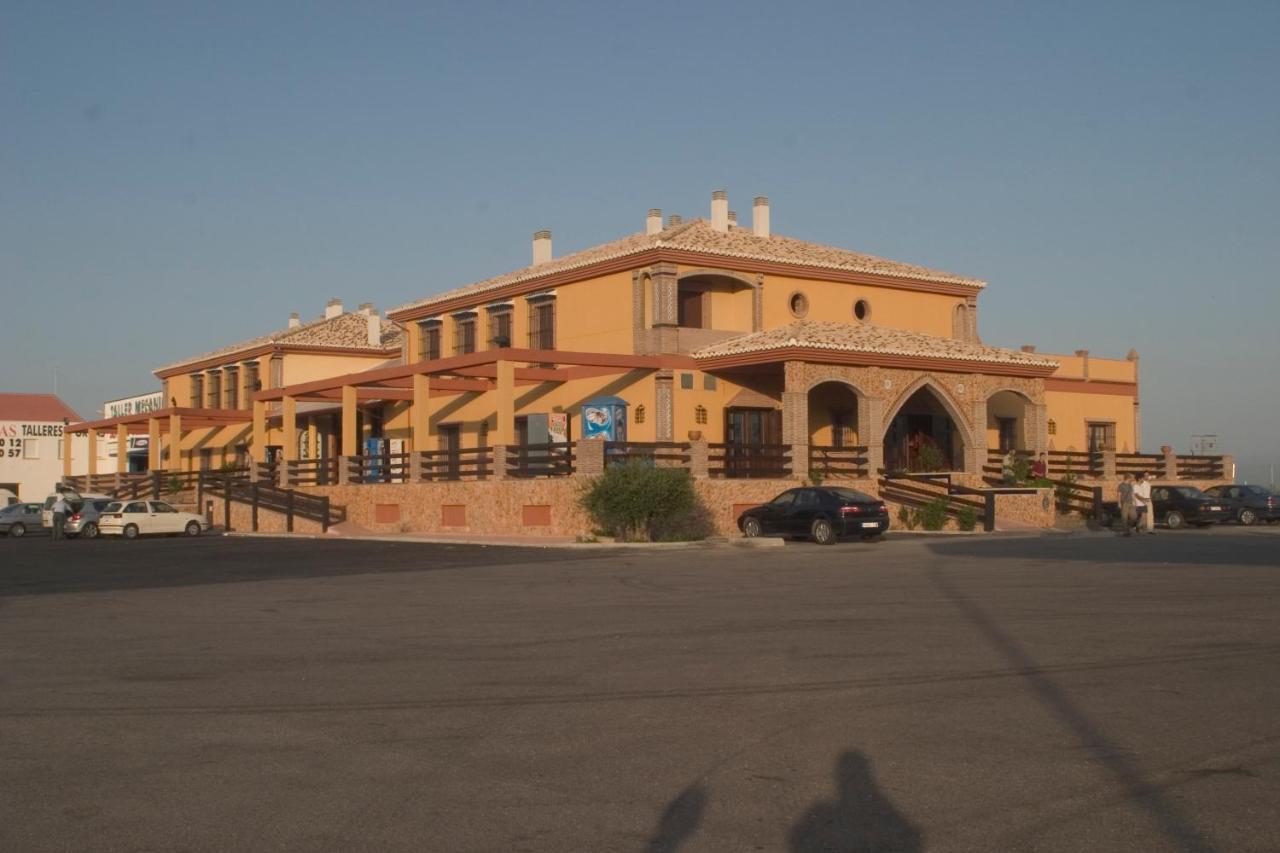 Hotel-Restaurante Cerrillo San Marcos Diezma Екстериор снимка