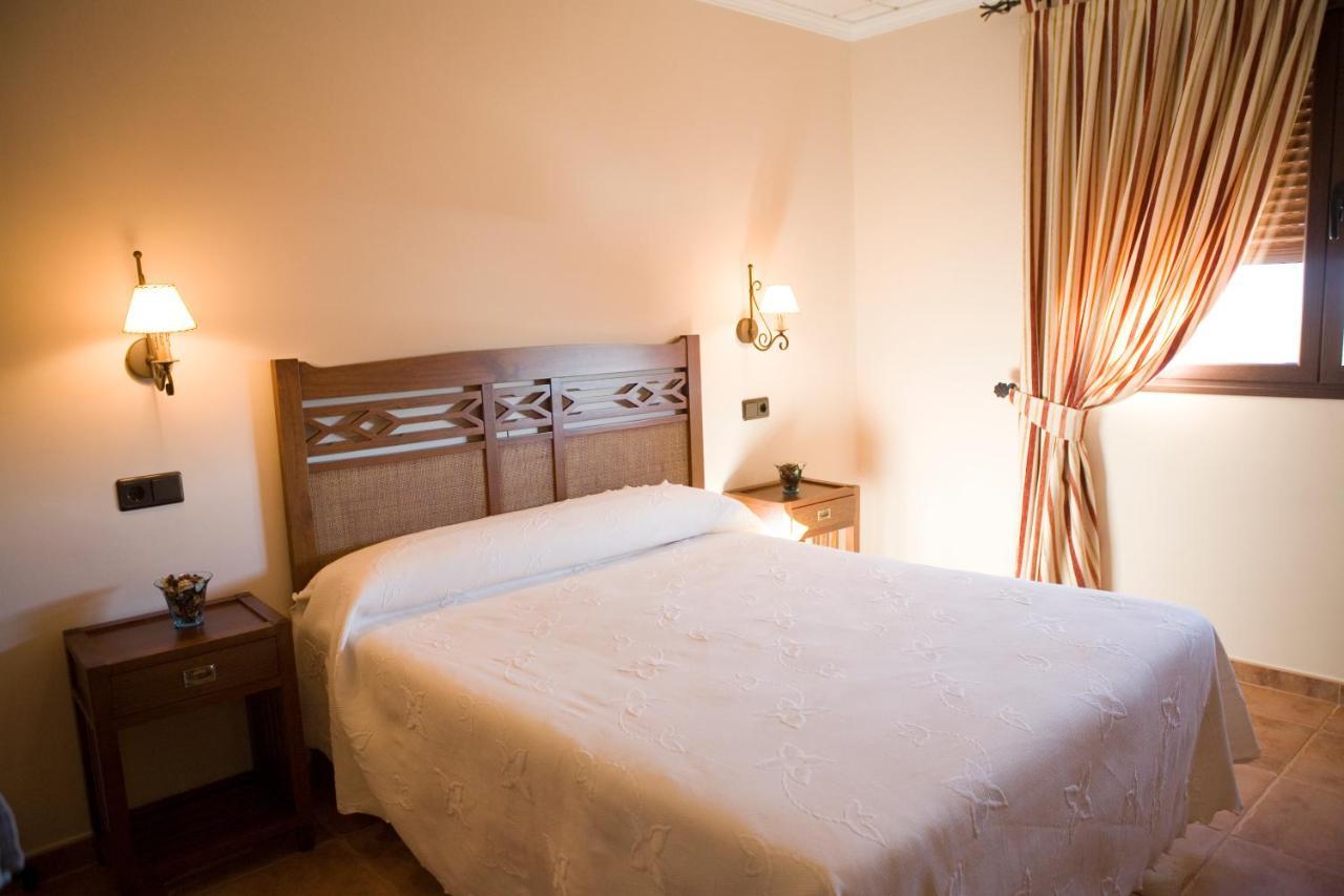 Hotel-Restaurante Cerrillo San Marcos Diezma Екстериор снимка
