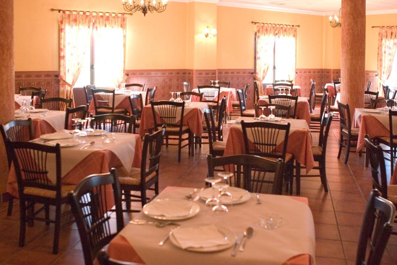 Hotel-Restaurante Cerrillo San Marcos Diezma Екстериор снимка