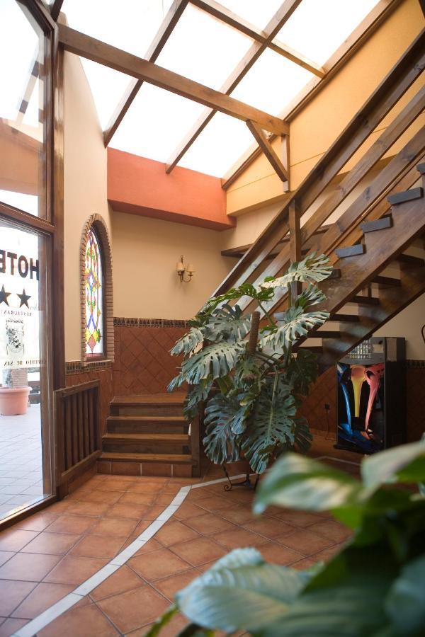Hotel-Restaurante Cerrillo San Marcos Diezma Екстериор снимка